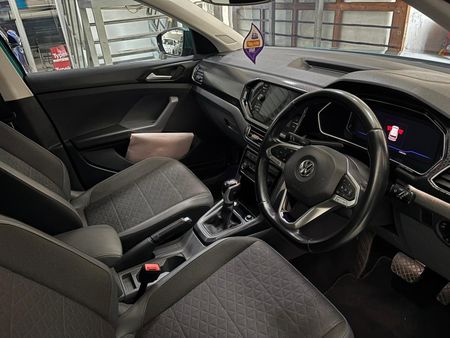 2020-Volkswagen-T-Cross-15-TSI-R-Line-Auto_9