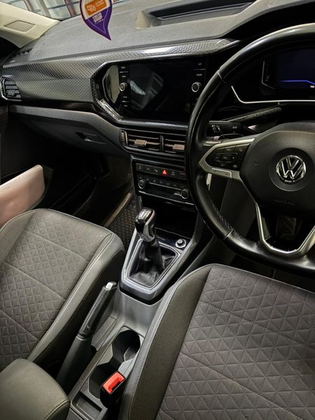 2020-Volkswagen-T-Cross-15-TSI-R-Line-Auto_10