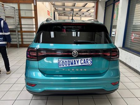 2020-Volkswagen-T-Cross-15-TSI-R-Line-Auto_3