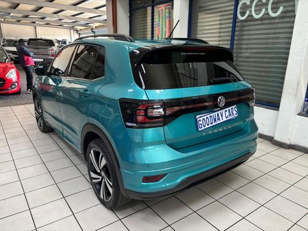 2020-Volkswagen-T-Cross-15-TSI-R-Line-Auto_4