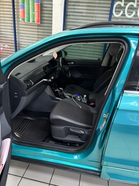 2020-Volkswagen-T-Cross-15-TSI-R-Line-Auto_6