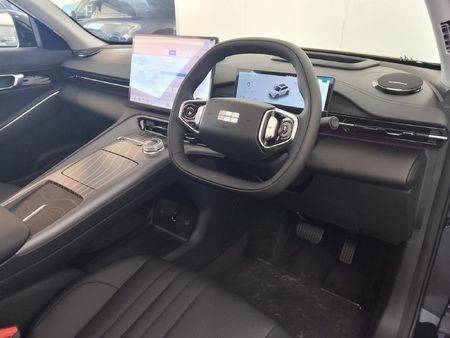 2026-Geely-E5-EM-i-Apex-Phev_23