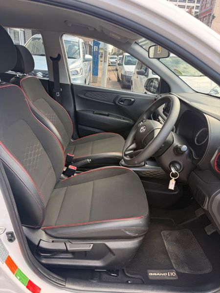 2025-Hyundai-Grand-i10-10-Fluid_11