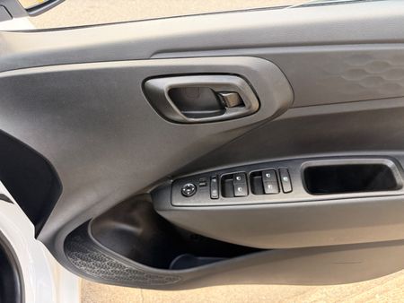 2025-Hyundai-Grand-i10-10-Fluid_8
