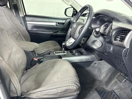 2022-Toyota-Hilux-28-GD-6-Raised-Body-Raider-Auto-Double-Cab_9