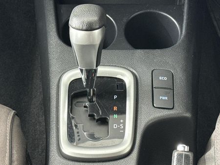 2022-Toyota-Hilux-28-GD-6-Raised-Body-Raider-Auto-Double-Cab_10