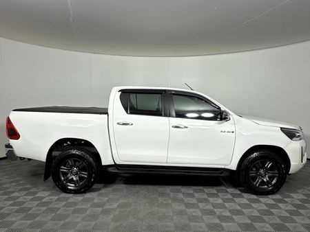 2022-Toyota-Hilux-28-GD-6-Raised-Body-Raider-Auto-Double-Cab_17