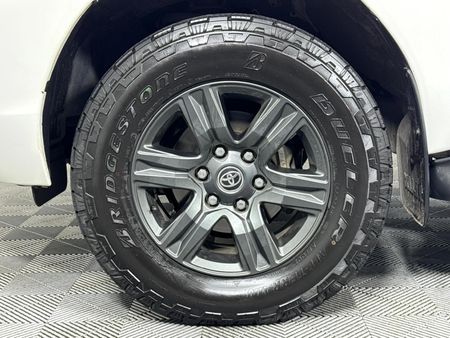 2022-Toyota-Hilux-28-GD-6-Raised-Body-Raider-Auto-Double-Cab_4