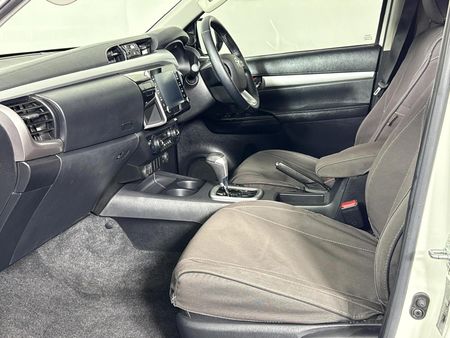 2022-Toyota-Hilux-28-GD-6-Raised-Body-Raider-Auto-Double-Cab_8