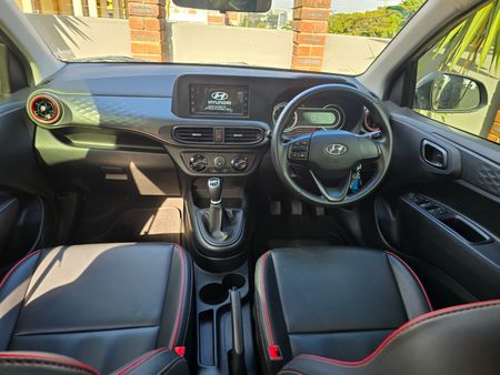 2023-Hyundai-Grand-i10-12-Fluid_9