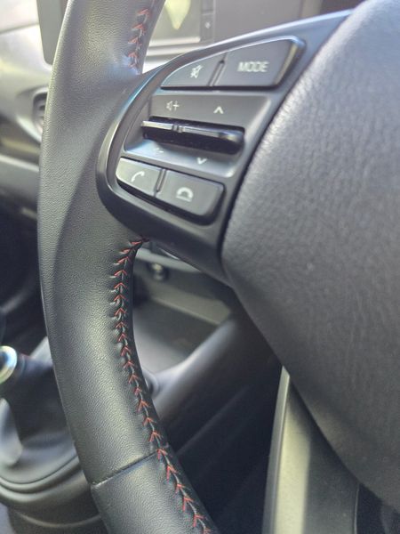 2023-Hyundai-Grand-i10-12-Fluid_11