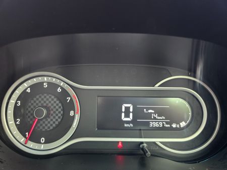 2023-Hyundai-Grand-i10-12-Fluid_12