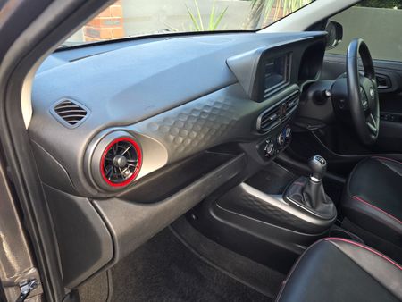 2023-Hyundai-Grand-i10-12-Fluid_19