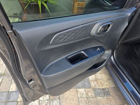 2023-Hyundai-Grand-i10-12-Fluid_20