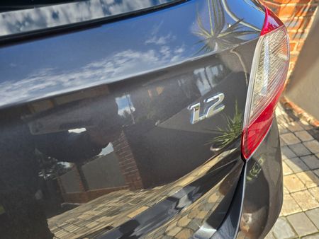 2023-Hyundai-Grand-i10-12-Fluid_33