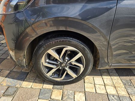 2023-Hyundai-Grand-i10-12-Fluid_38