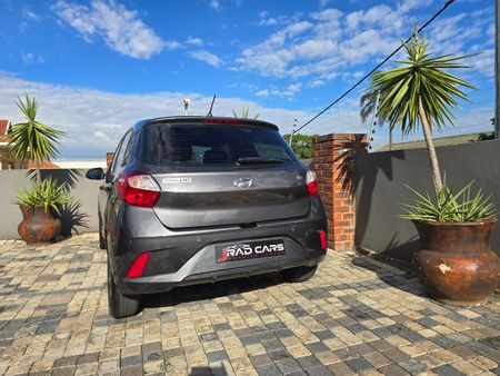 2023-Hyundai-Grand-i10-12-Fluid_40