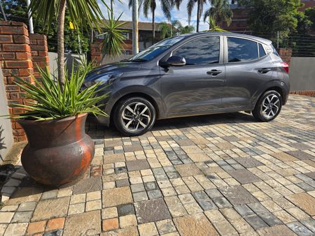 2023-Hyundai-Grand-i10-12-Fluid_43