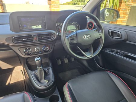 2023-Hyundai-Grand-i10-12-Fluid_6