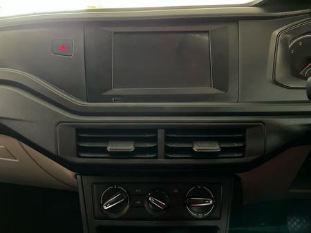 2024-Volkswagen-Polo-16-Classic-Auto_17
