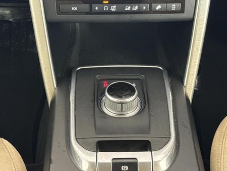 2015-Land-Rover-Discovery-Sport-20-Si4-HSE_10