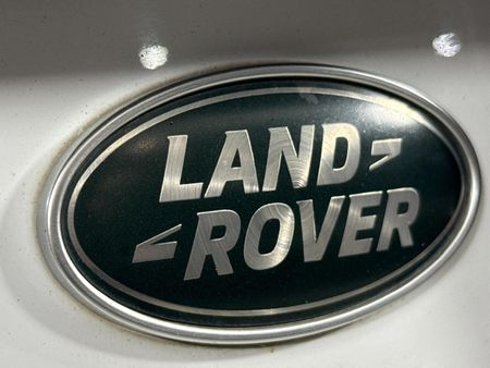 2015-Land-Rover-Discovery-Sport-20-Si4-HSE_11