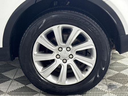 2015-Land-Rover-Discovery-Sport-20-Si4-HSE_6