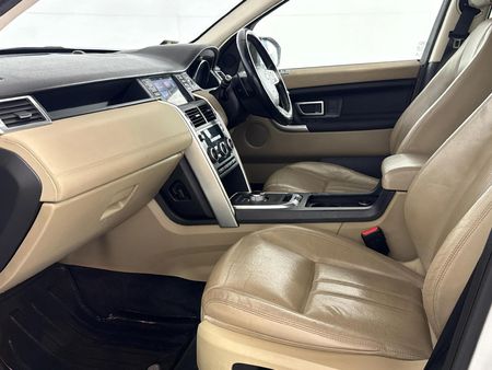 2015-Land-Rover-Discovery-Sport-20-Si4-HSE_8