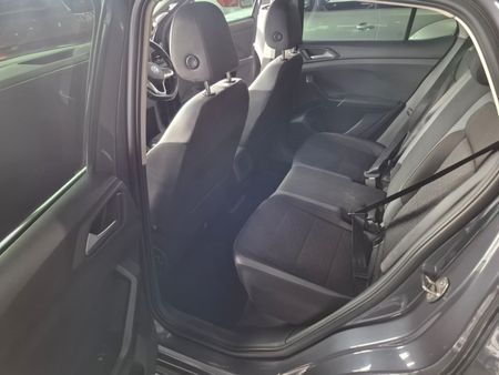 2022-Volkswagen-T-Cross-15-TSI-R-Line-Auto_9