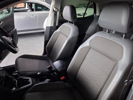 2022-Volkswagen-T-Cross-15-TSI-R-Line-Auto_14