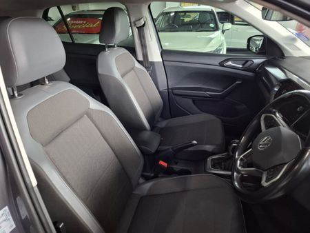 2022-Volkswagen-T-Cross-15-TSI-R-Line-Auto_15
