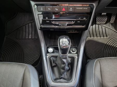 2022-Volkswagen-T-Cross-15-TSI-R-Line-Auto_23