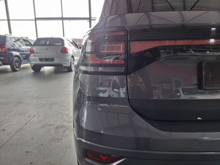 2022-Volkswagen-T-Cross-15-TSI-R-Line-Auto_25