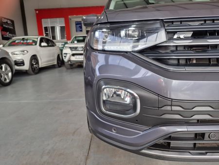 2022-Volkswagen-T-Cross-15-TSI-R-Line-Auto_30