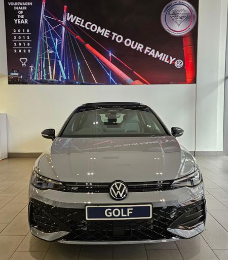 2026-Volkswagen-Golf-14-TSI-R-Line-Auto-110kw_2