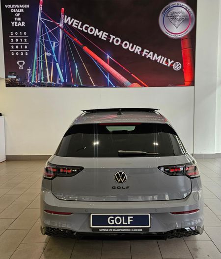 2026-Volkswagen-Golf-14-TSI-R-Line-Auto-110kw_3