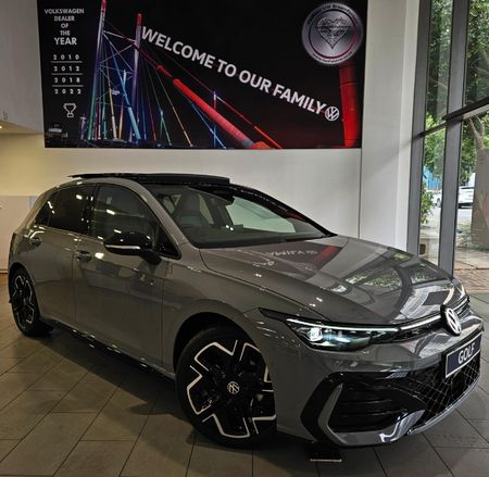 2026-Volkswagen-Golf-14-TSI-R-Line-Auto-110kw_6