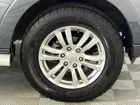 2019-Mitsubishi-Pajero-32-Di-Dc-GLS-SWB-Auto_3