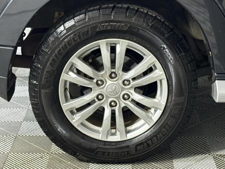 2019-Mitsubishi-Pajero-32-Di-Dc-GLS-SWB-Auto_4