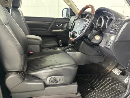 2019-Mitsubishi-Pajero-32-Di-Dc-GLS-SWB-Auto_7