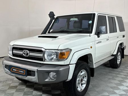 2020-Toyota-Land-Cruiser-76-45-D-V8-Station-Wagon_0