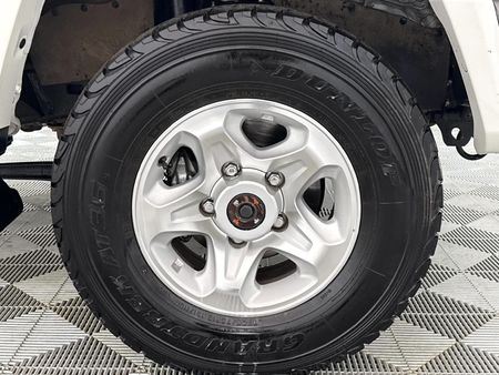 2020-Toyota-Land-Cruiser-76-45-D-V8-Station-Wagon_5