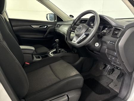 2018-Nissan-X-Trail-16-dCi-Visia-7-seat_9
