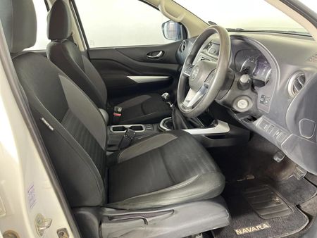 2022-Nissan-Navara-25-DDTi-SE-Plus-4X4-Double-Cab_9