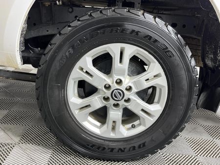2022-Nissan-Navara-25-DDTi-SE-Plus-4X4-Double-Cab_6