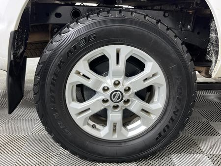 2022-Nissan-Navara-25-DDTi-SE-Plus-4X4-Double-Cab_7