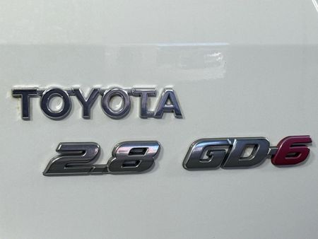 2016-Toyota-Fortuner-28-GD-6-4x4_11
