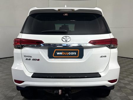 2016-Toyota-Fortuner-28-GD-6-4x4_18