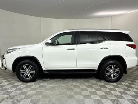 2016-Toyota-Fortuner-28-GD-6-4x4_19