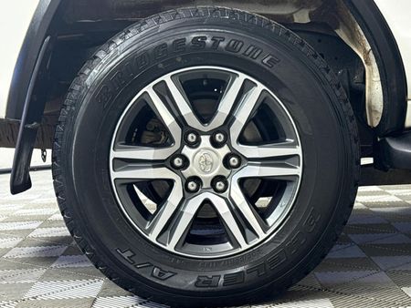 2016-Toyota-Fortuner-28-GD-6-4x4_7